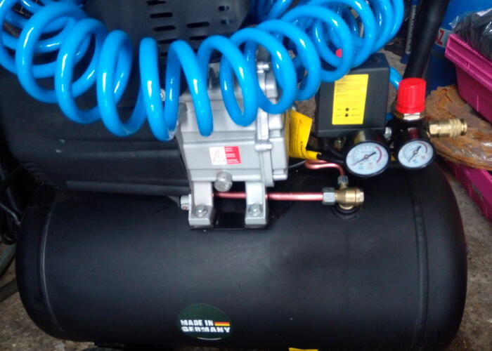 Grajewo ogłoszenia: Sprzedam sprężarkę 50l kilka razy użyta ,stan nowy dorzucam...